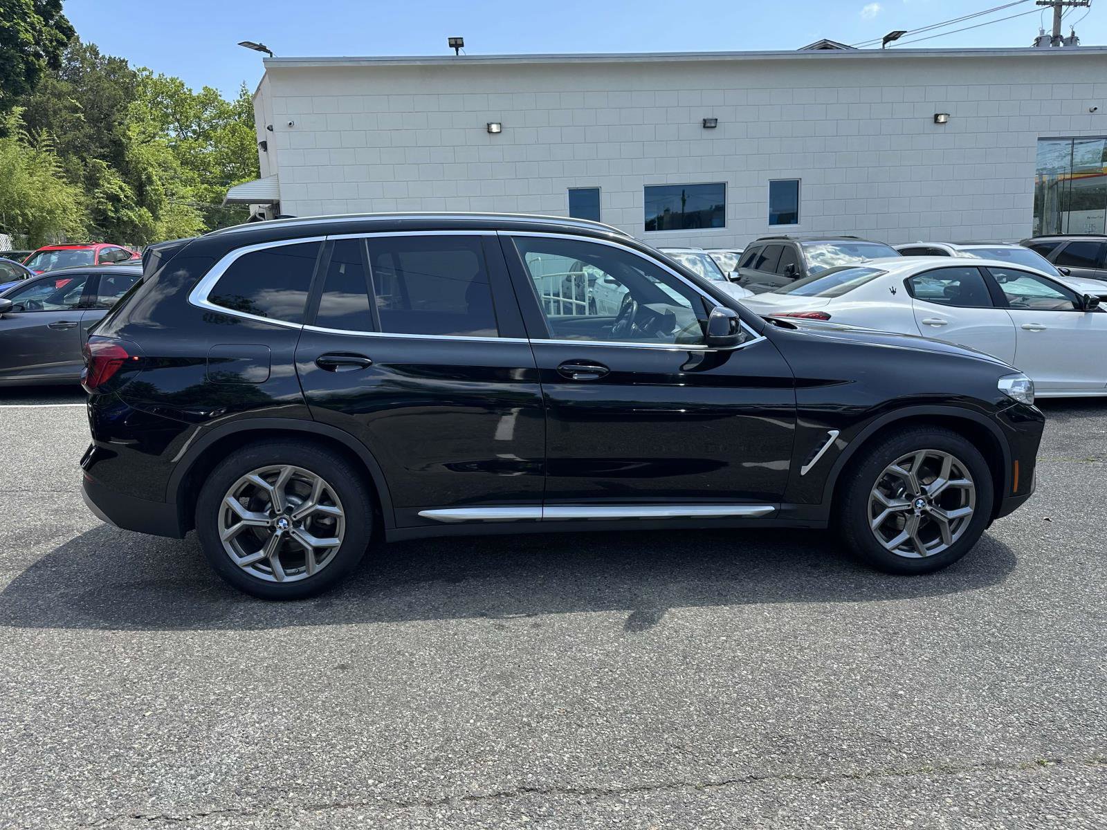 Used 2022 BMW X3 xDrive30i w/ Premium Package 2 AWD/4WD image 3