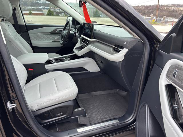 Used 2025 Ford Explorer Platinum w/ LUX Leather Package AWD/4WD image 20