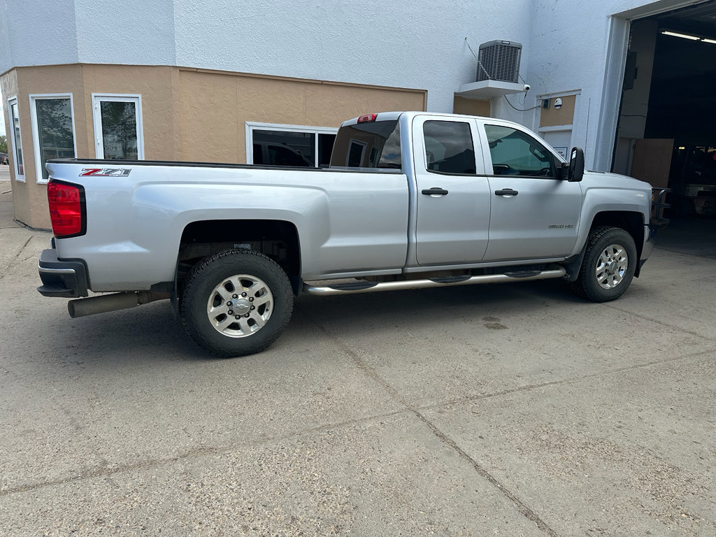 Used 2015 Chevrolet Silverado 3500 LT w/ LT Convenience Package AWD/4WD image 4