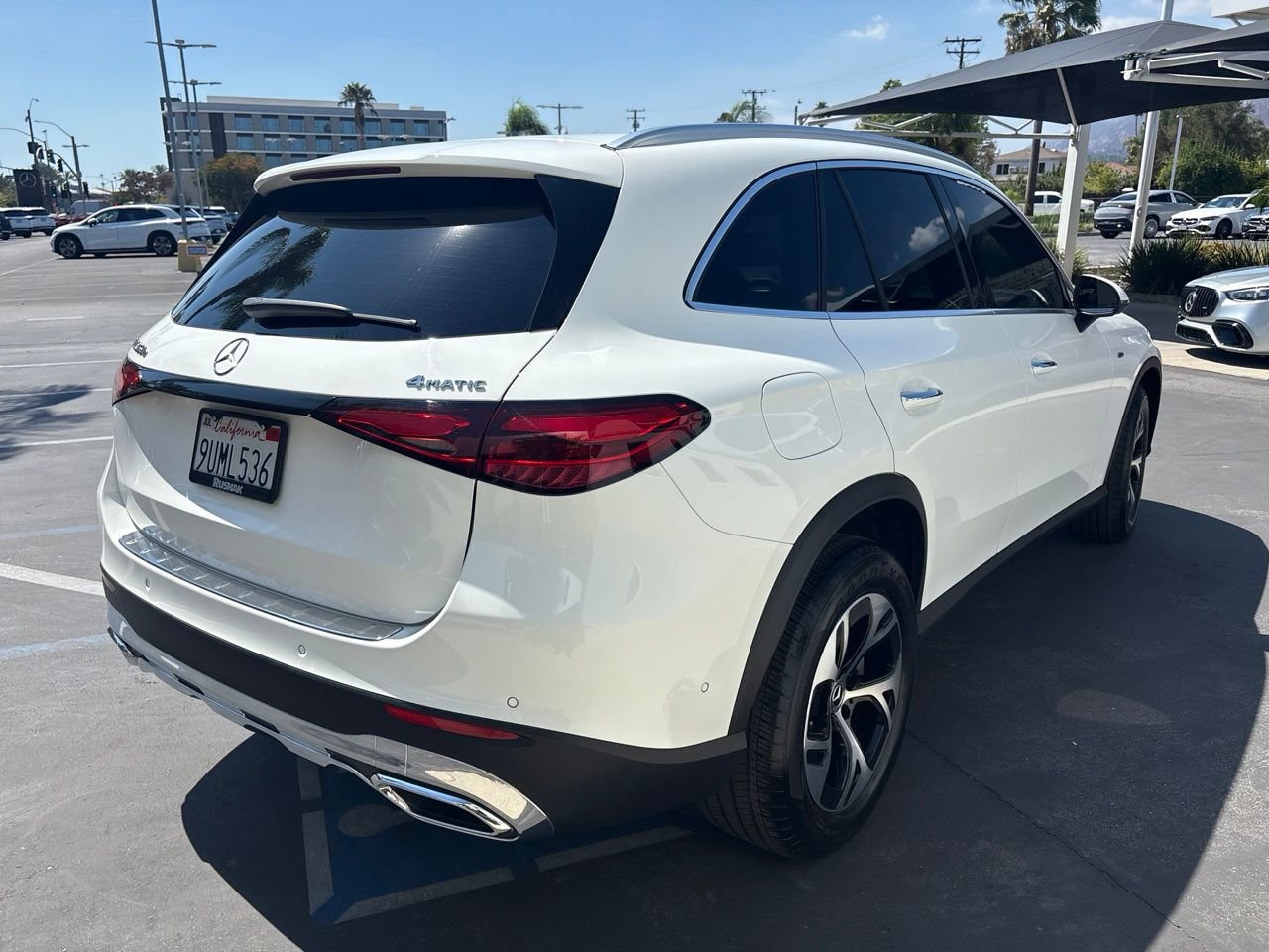 Used 2025 Mercedes-Benz GLC 350e 4MATIC image 4