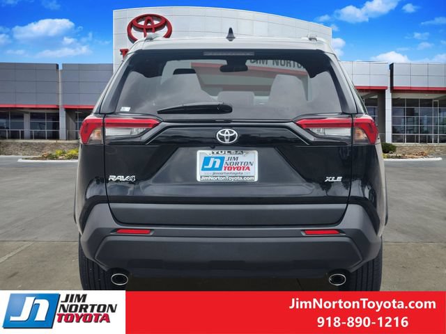 Used 2025 Toyota RAV4 XLE FWD image 6