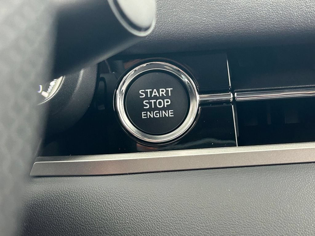 New 2026 Mitsubishi Outlander AWD image 33
