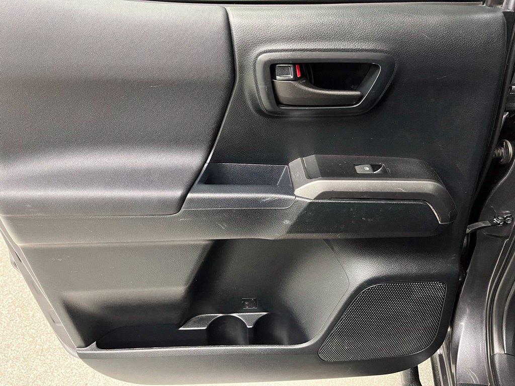 Used 2017 Toyota Tacoma TRD Sport w/ Tow Package (A/T) AWD/4WD image 42