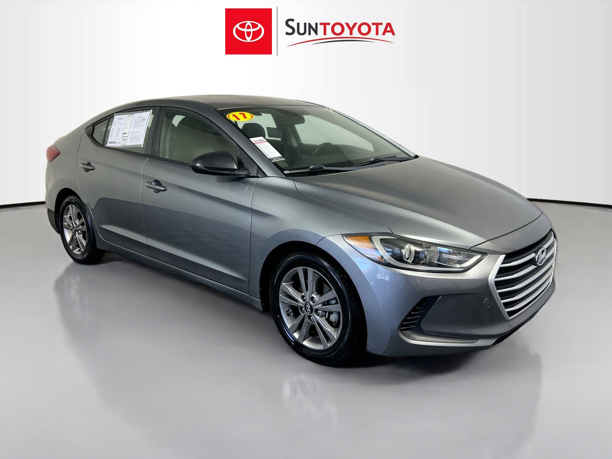 Used 2017 Hyundai Elantra SE image 1