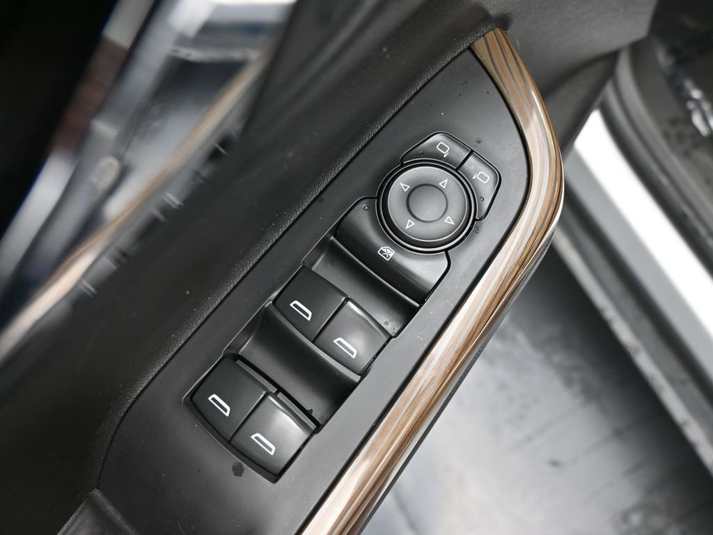 Used 2017 GMC Acadia SLE image 31