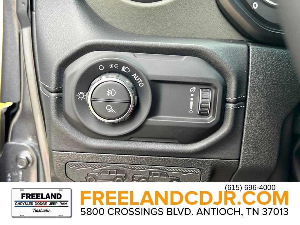 New 2025 Jeep Gladiator Mojave w/ Convenience Group image 17