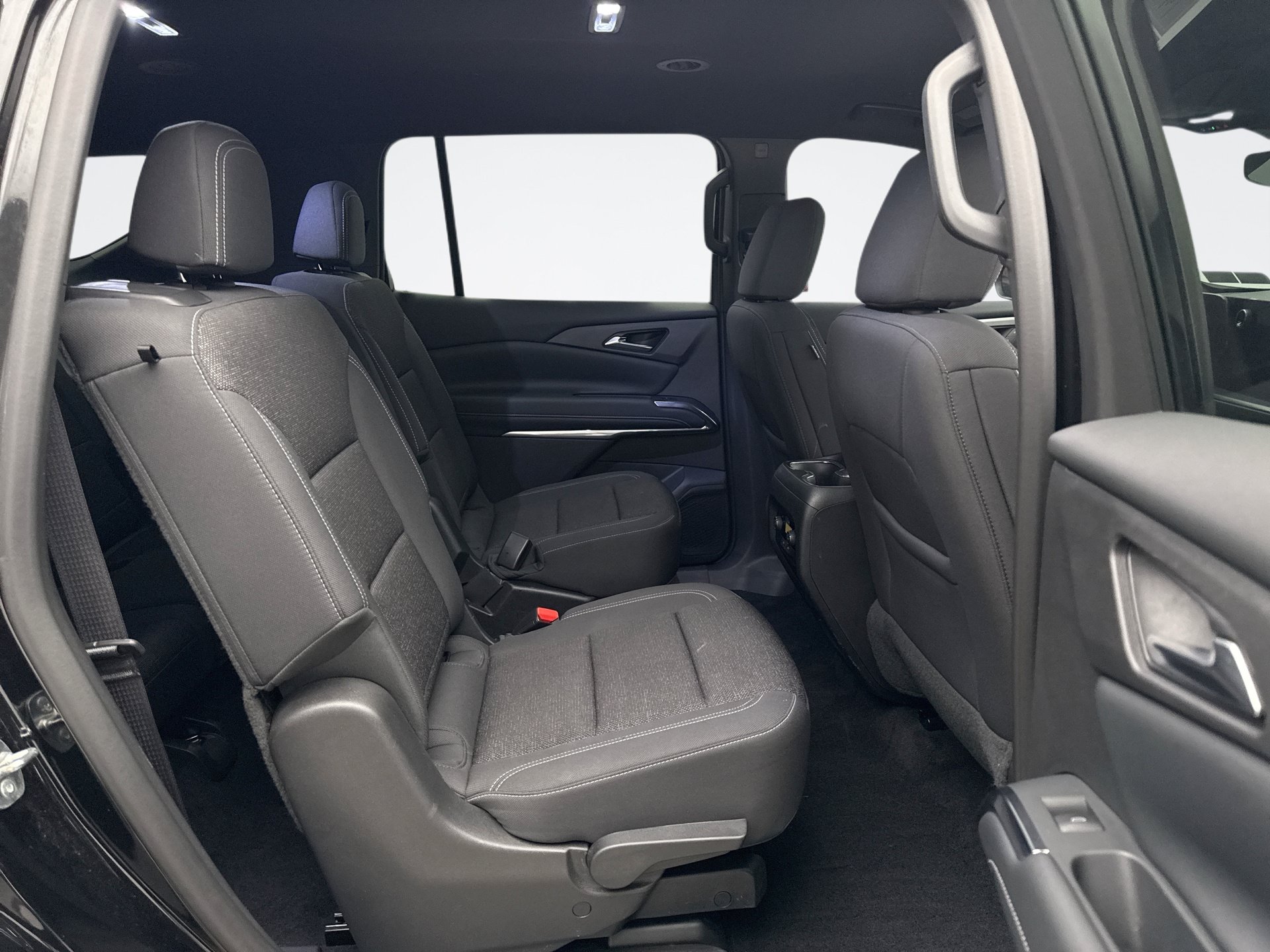 Used 2025 Chevrolet Traverse LT w/ Driver Confidence Package FWD image 18