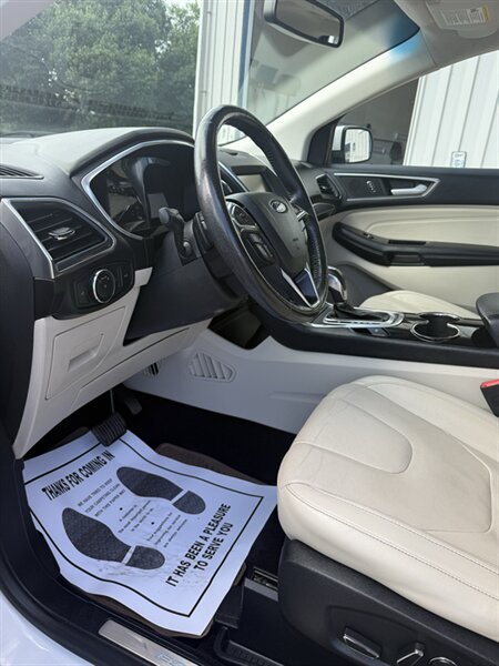 Used 2015 Ford Edge Titanium w/ Equipment Group 301A FWD image 15