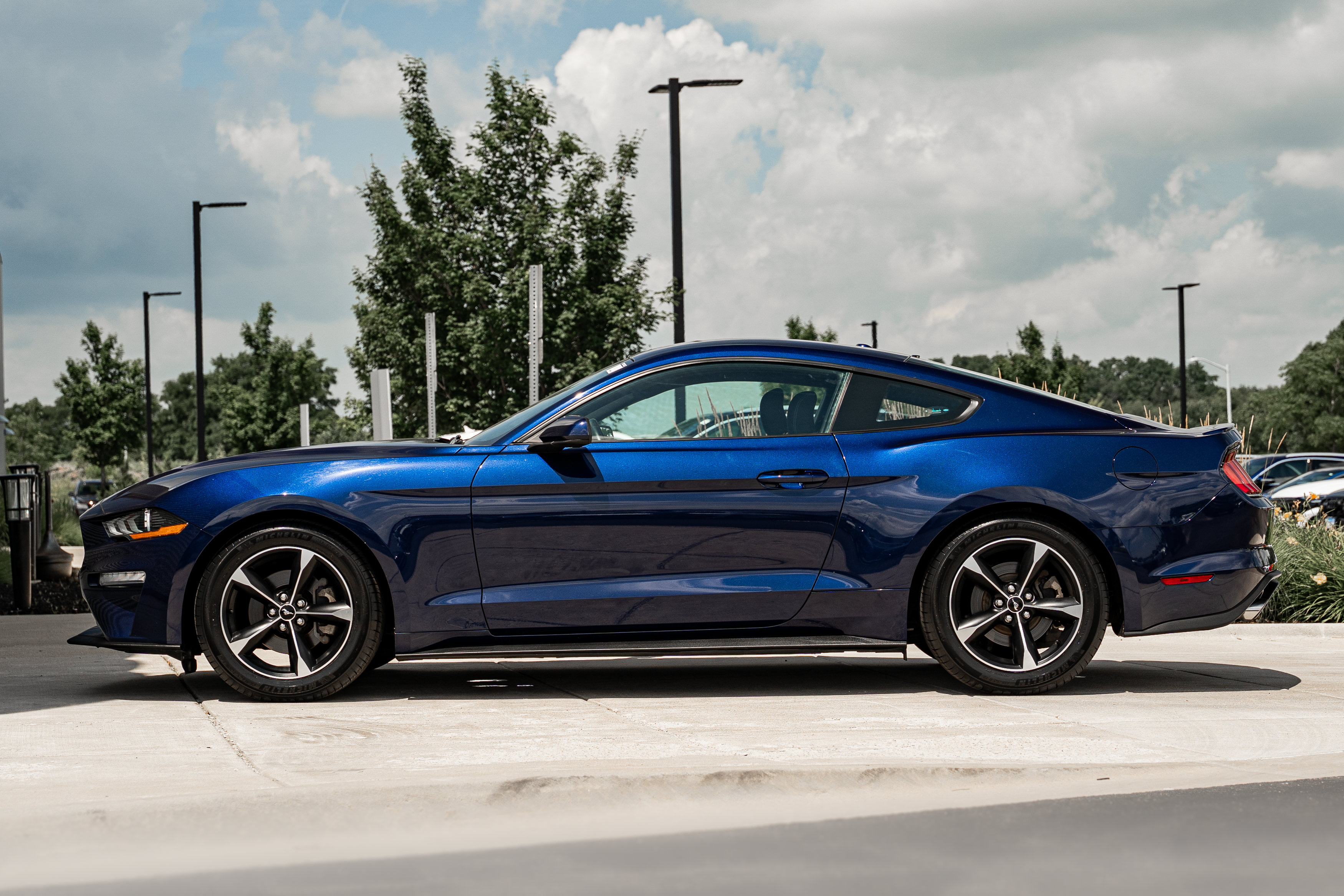 Used 2018 Ford Mustang Coupe w/ Equipment Group 101A RWD image 6