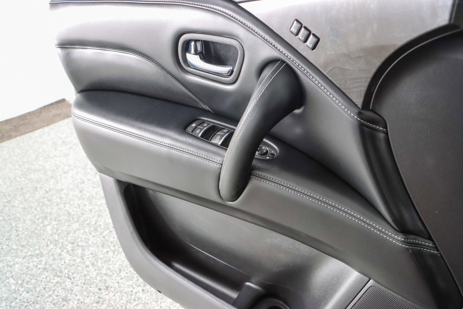 Used 2024 INFINITI QX80 Luxe w/ Cargo Package image 24