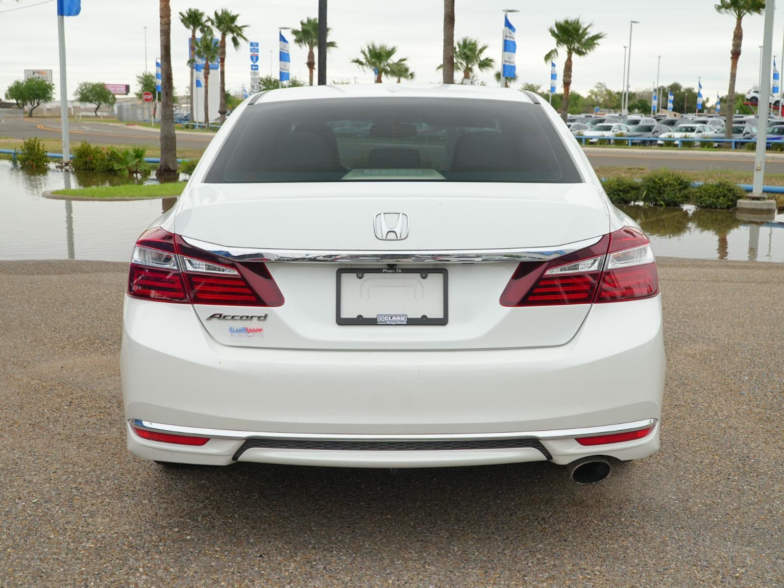 Used 2017 Honda Accord EX-L image 6