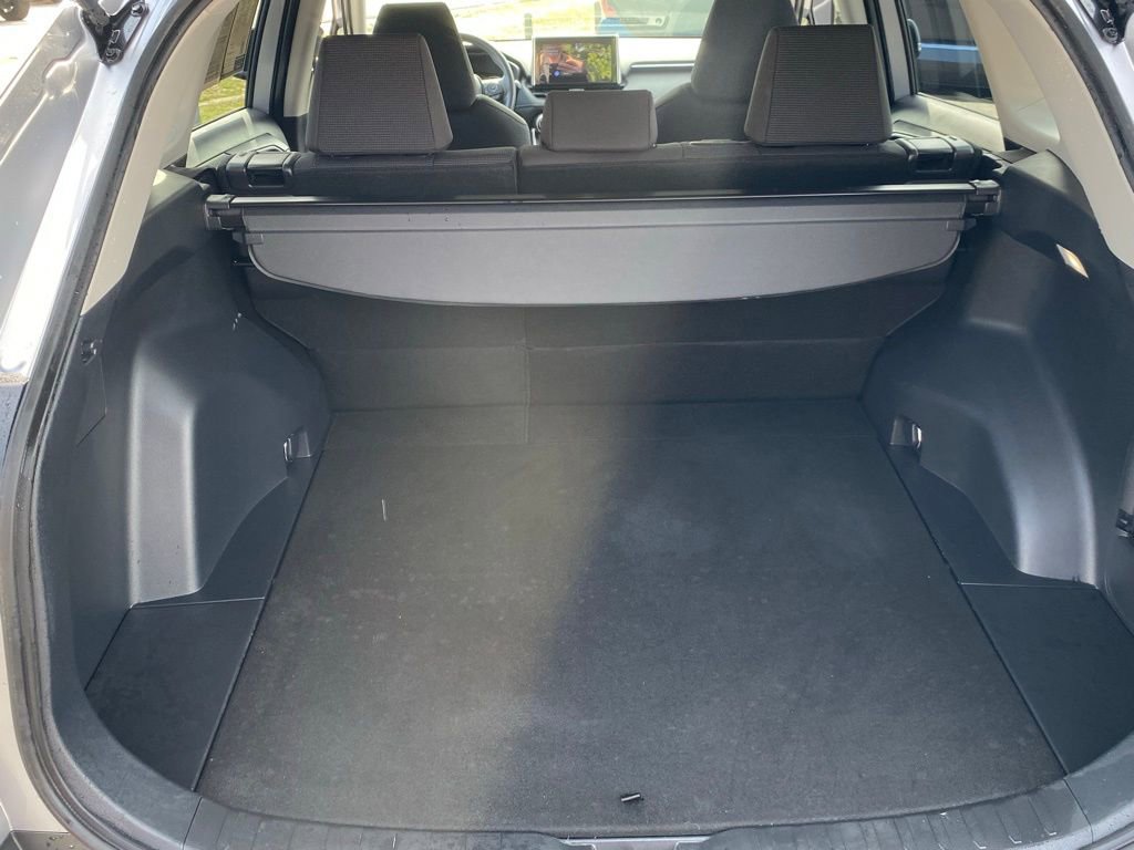 Used 2025 Toyota RAV4 LE image 10