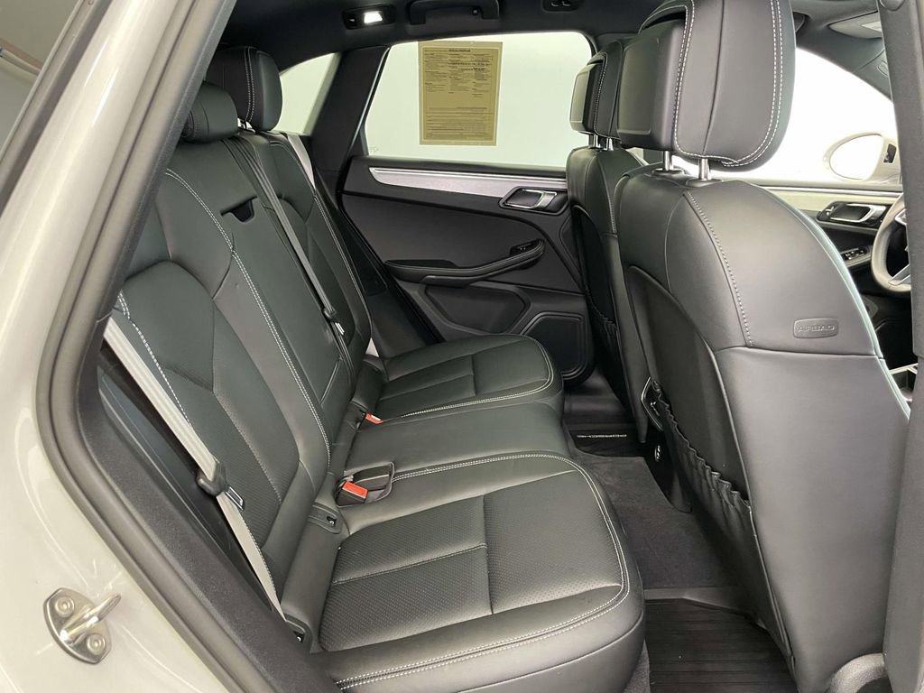 Certified 2023 Porsche Macan image 21