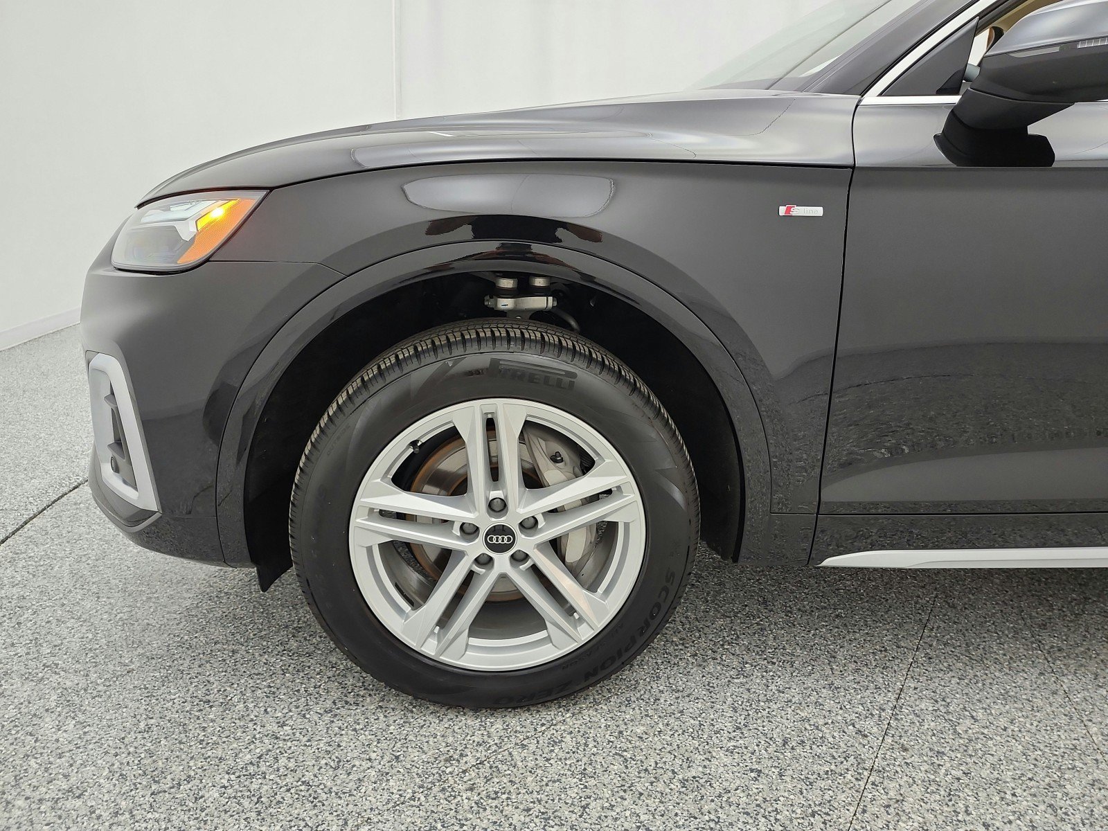 Used 2023 Audi Q5 e Premium Plus w/ Premium Plus Package AWD/4WD image 17