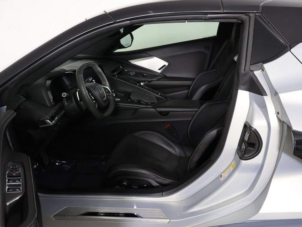 Used 2021 Chevrolet Corvette Stingray Premium Conv w/ Z51 Performance Package RWD image 32