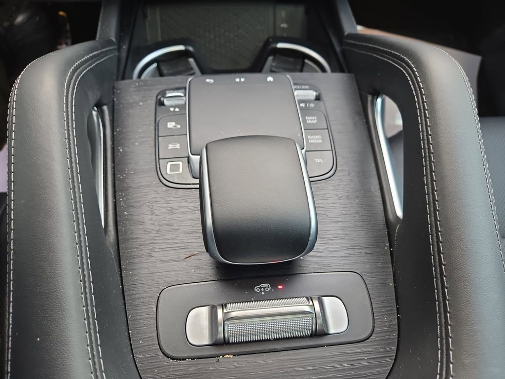 Used 2025 Mercedes-Benz GLS 580 4MATIC image 24