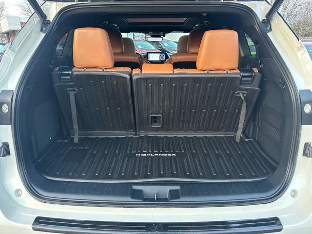 Used 2021 Toyota Highlander Platinum AWD/4WD image 15