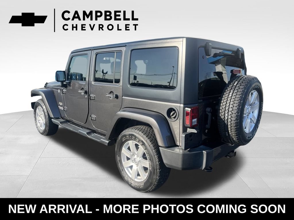 Used 2017 Jeep Wrangler Unlimited Sahara w/ Dual Top Group AWD/4WD image 3