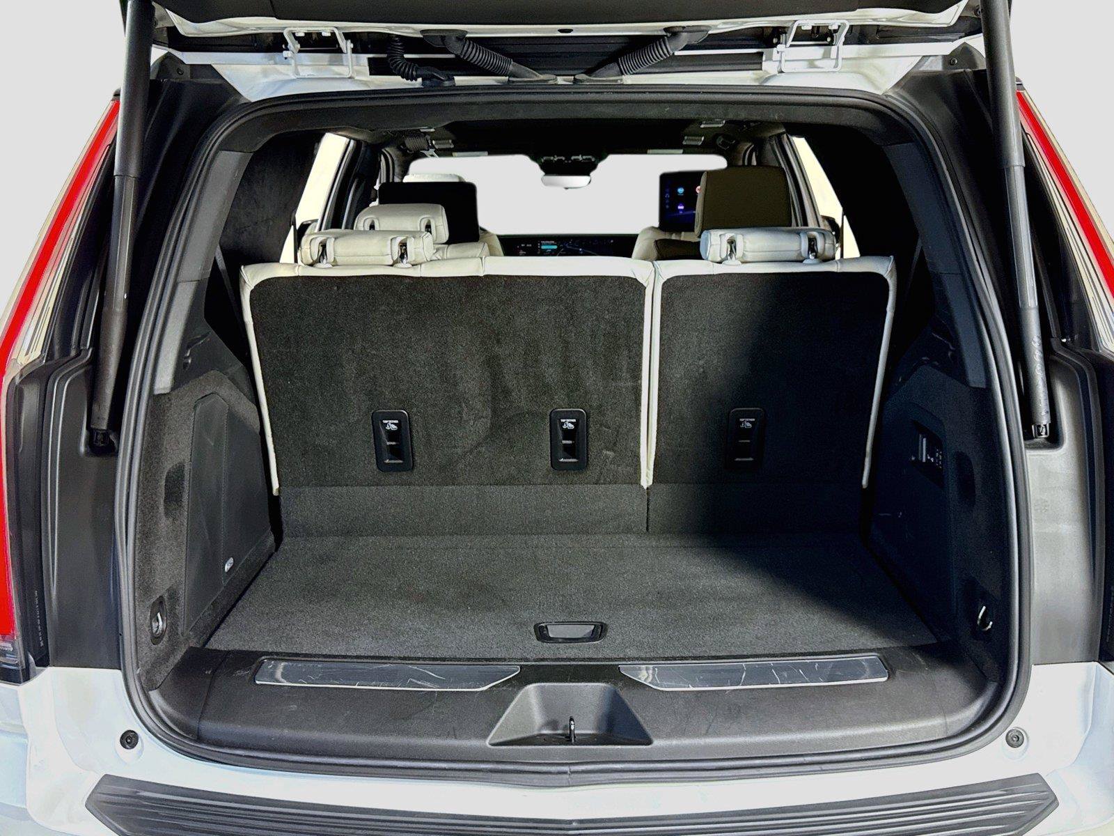 Used 2025 Cadillac Escalade V AWD/4WD image 26