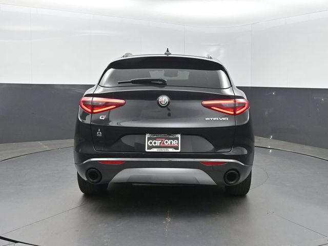Used 2023 Alfa Romeo Stelvio Ti AWD/4WD image 28