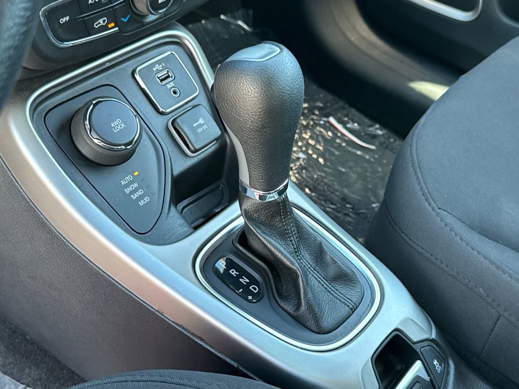 Used 2020 Jeep Compass Sport image 28