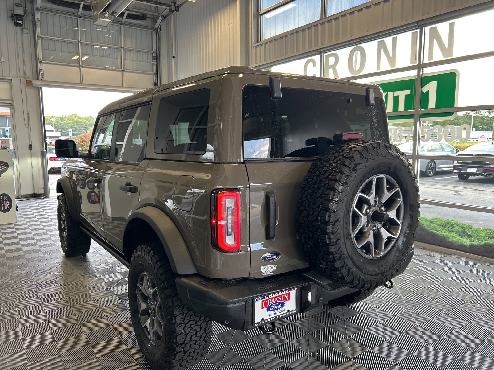 New 2025 Ford Bronco Badlands image 4