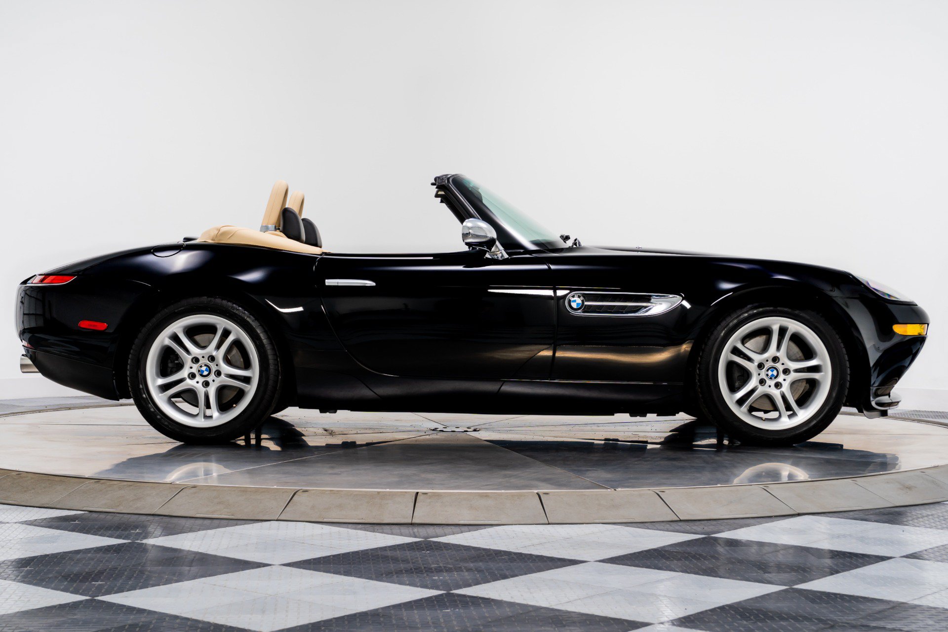 Used 2001 BMW Z8 RWD image 40