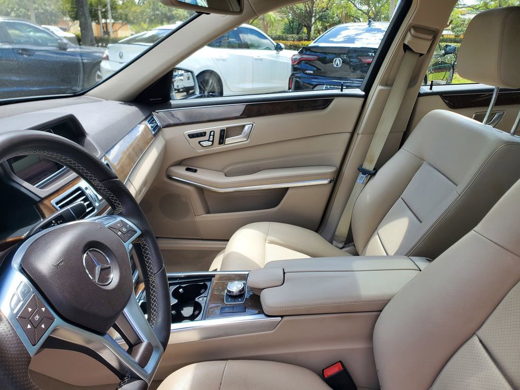 Used 2014 Mercedes-Benz E 350 4MATIC Sedan image 16
