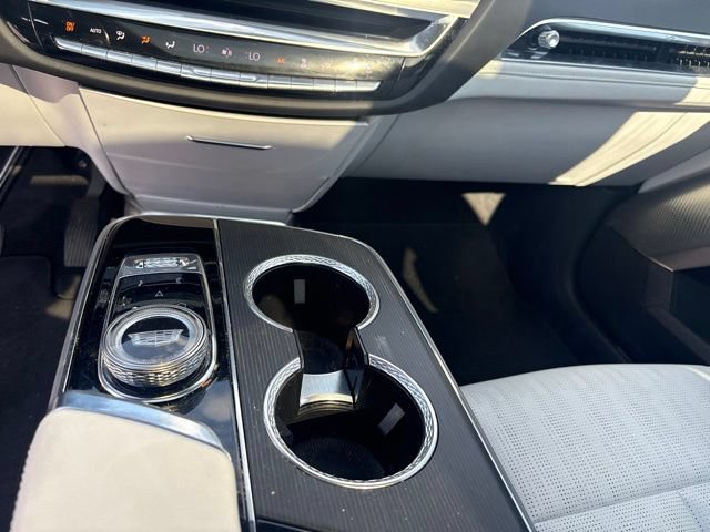 Used 2024 Cadillac Lyriq Luxury RWD image 6
