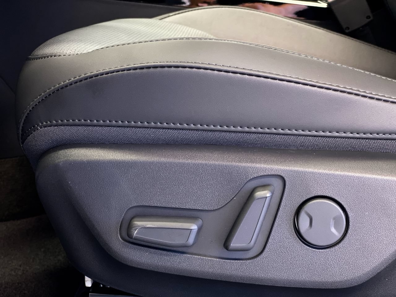 New 2026 Kia Niro Wave FWD image 17