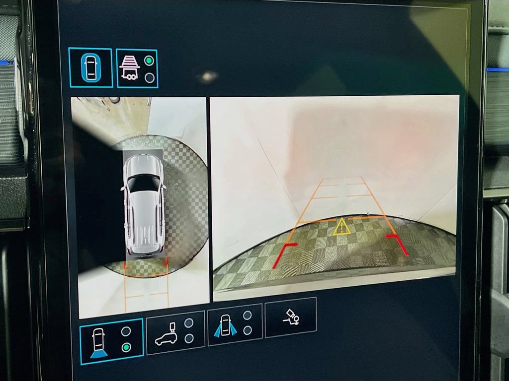 Used 2025 GMC Acadia AT4 w/ LPO, Floor Liner Package AWD/4WD image 12