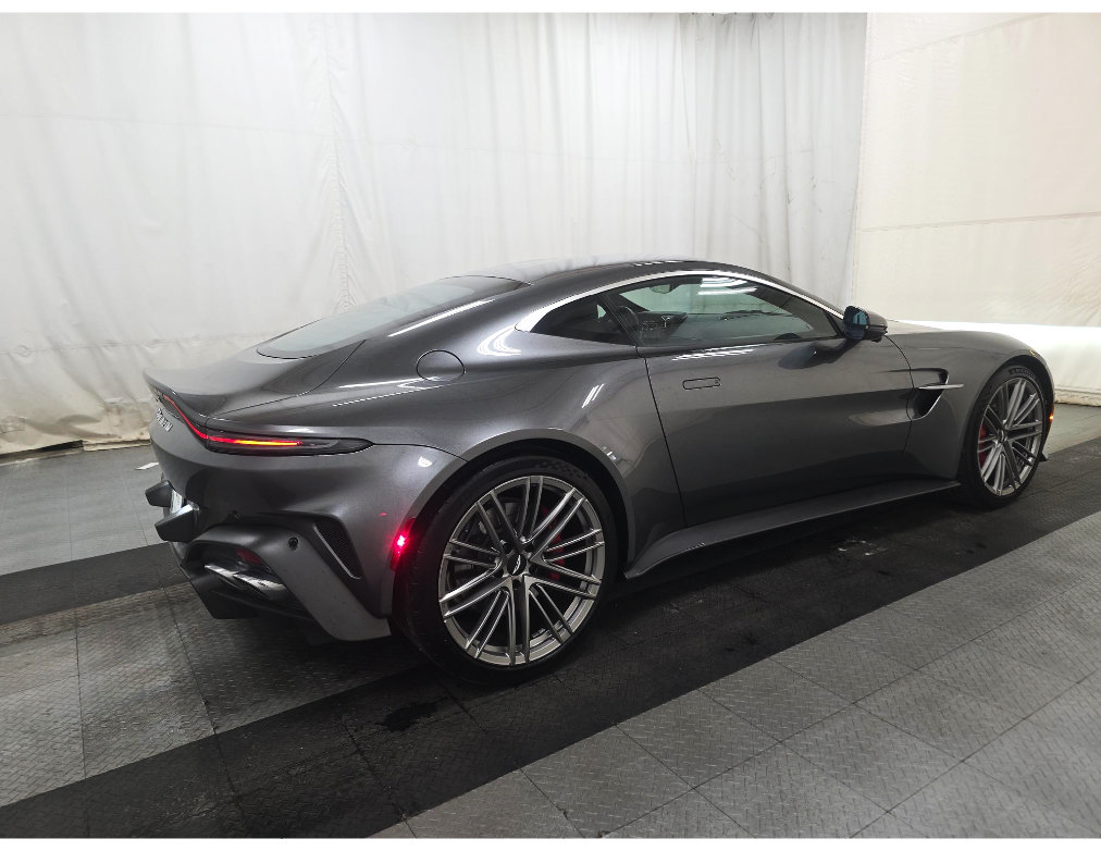 Used 2025 Aston Martin V8 Vantage Coupe RWD image 6