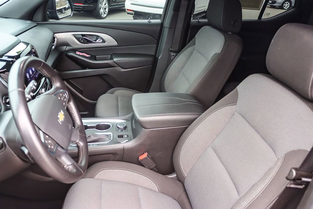 Used 2022 Chevrolet Traverse LT image 42