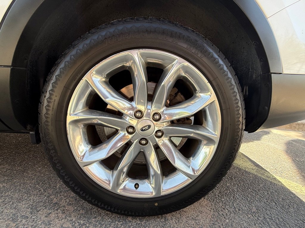 Used 2014 Ford Explorer XLT w/ Equipment Group 202A FWD image 3