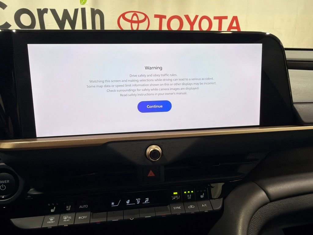 Used 2025 Toyota Crown AWD/4WD image 29