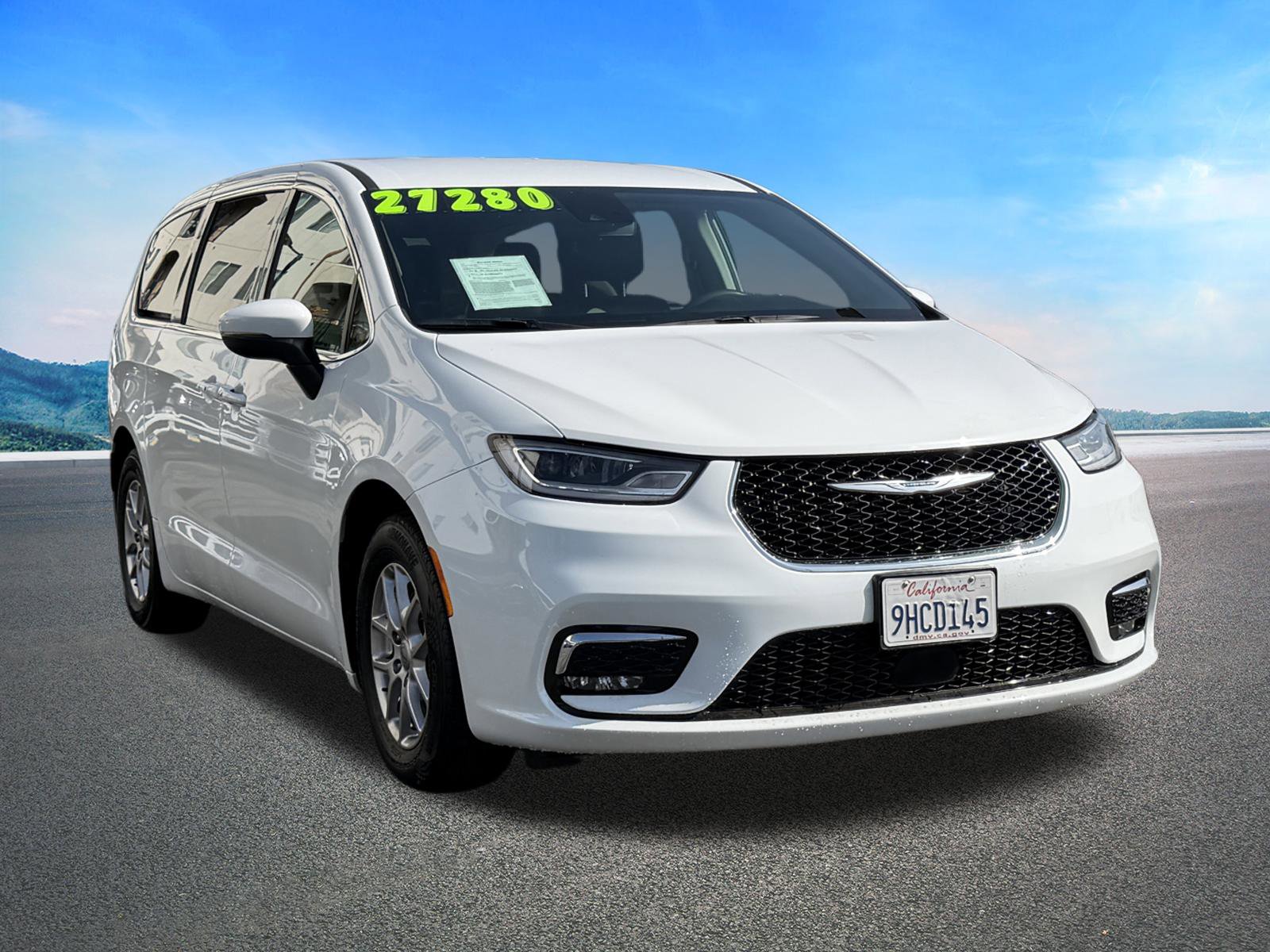 Certified 2023 Chrysler Pacifica Touring-L FWD video 2
