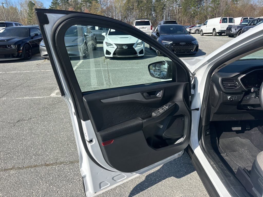 Used 2020 Ford Escape S image 22