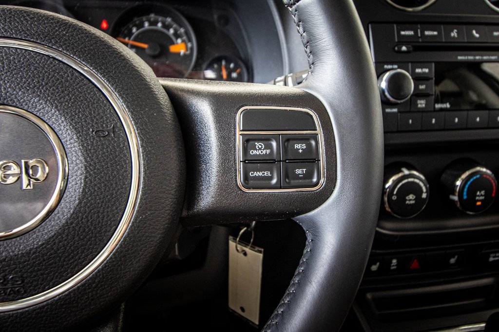 Used 2017 Jeep Patriot Latitude image 32