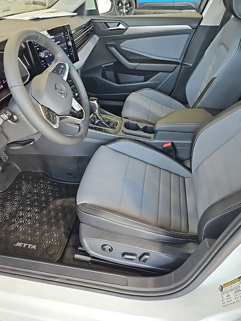 New 2026 Volkswagen Jetta SE image 27