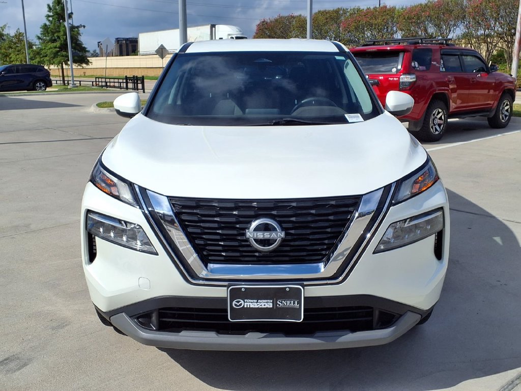 Used 2022 Nissan Rogue SV FWD image 8