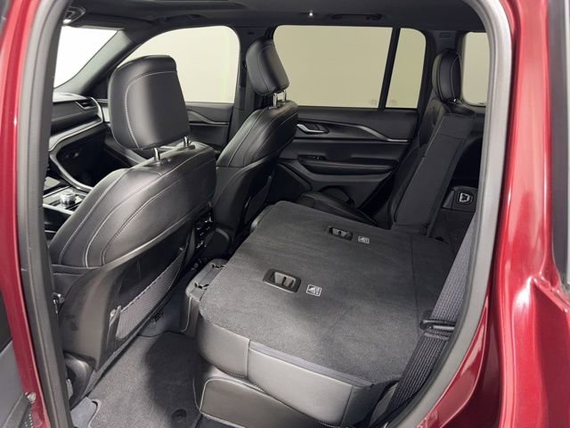 Used 2023 Jeep Grand Cherokee Altitude image 34