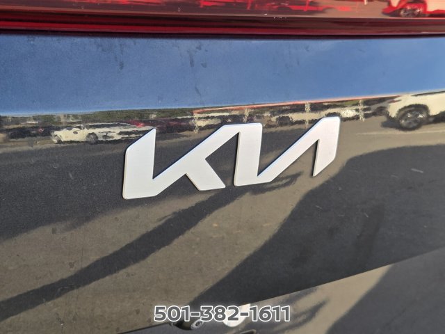Used 2025 Kia Carnival FWD image 12