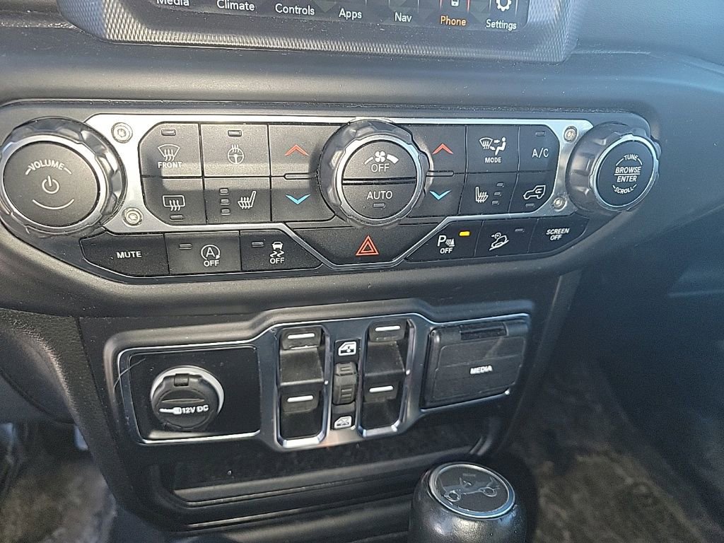 Used 2019 Jeep Wrangler Unlimited Sahara image 20