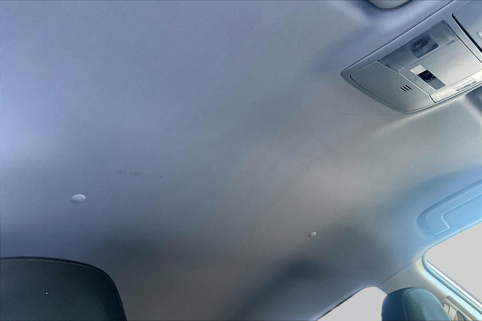 Used 2018 Toyota RAV4 LE FWD image 14