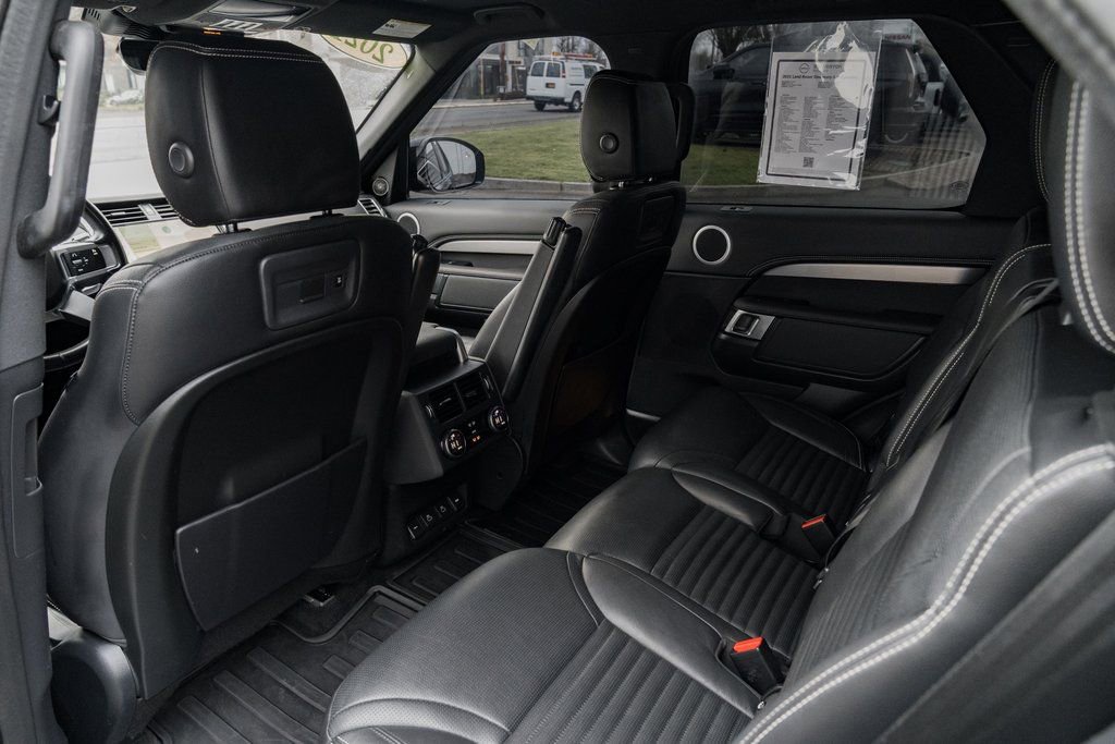 Used 2021 Land Rover Discovery S R-Dynamic image 26