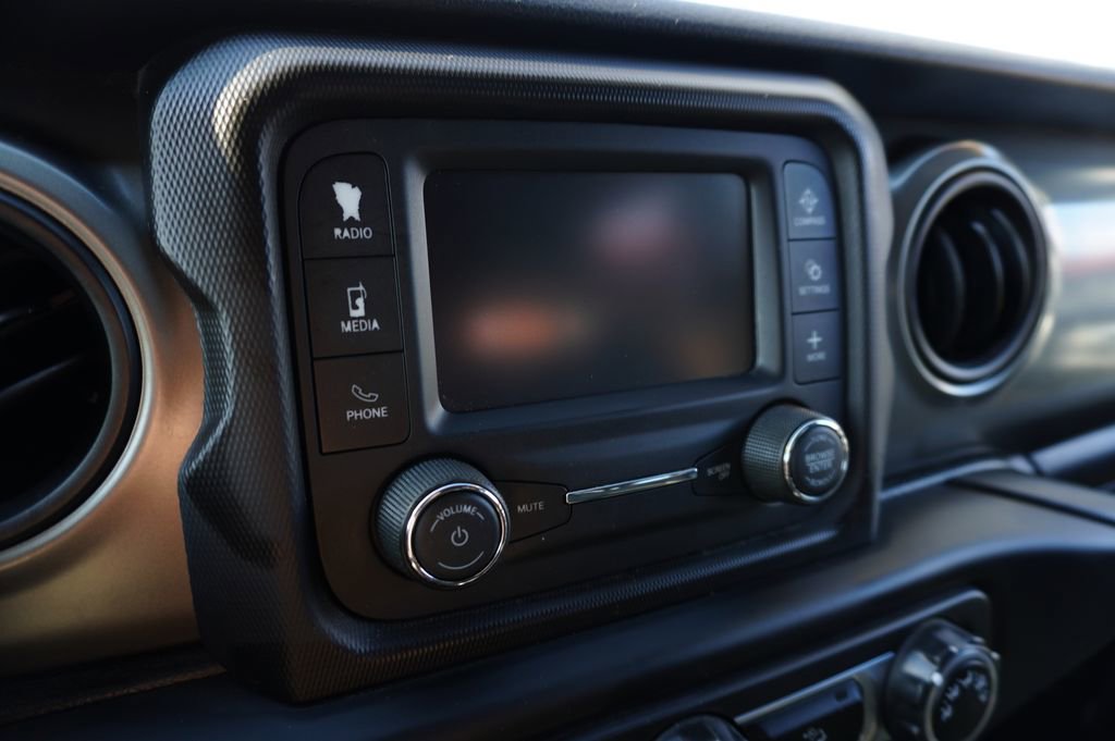 Used 2018 Jeep Wrangler Unlimited Sport image 16