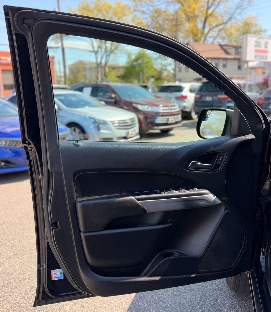 Used 2020 Chevrolet Colorado LT AWD/4WD image 14