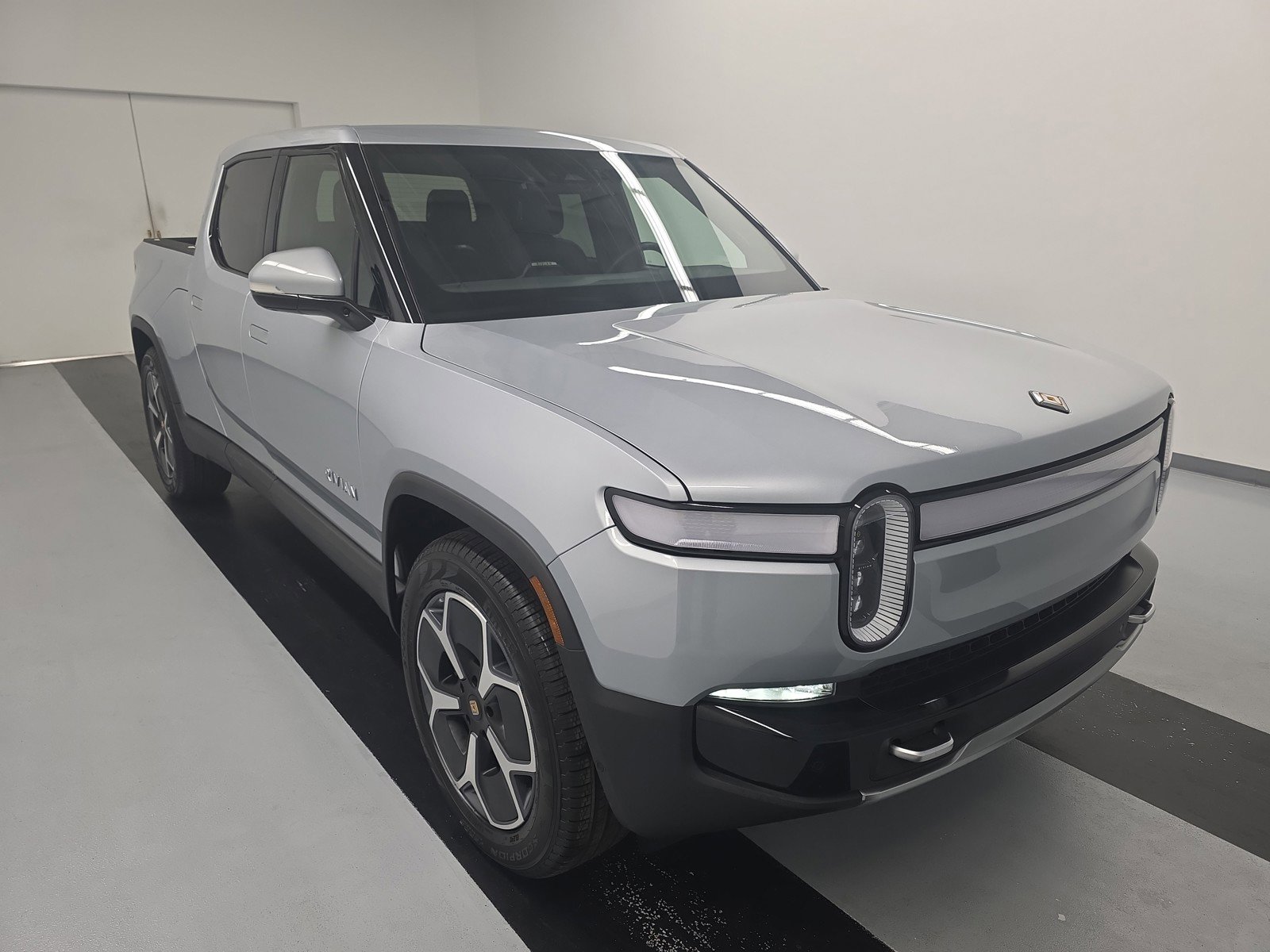 Used 2024 Rivian R1T Adventure AWD/4WD image 7