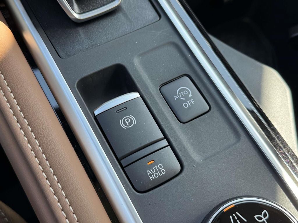 New 2026 Nissan Pathfinder Platinum AWD/4WD image 16