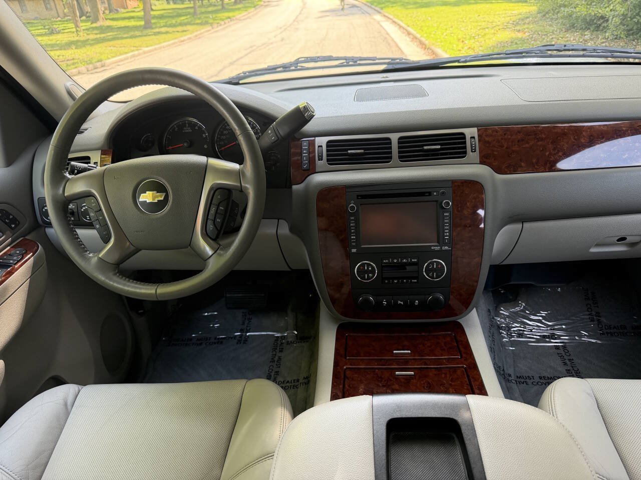 Used 2012 Chevrolet Suburban LTZ AWD/4WD image 18